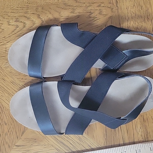 3/$12 ☆☆Strappy black sandals size 10 - Picture 2 of 10